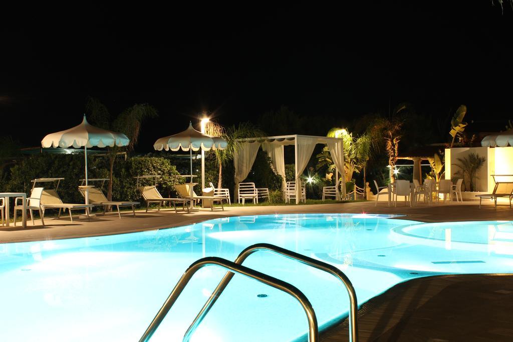 Blu Tropical Resort Zambrone Exteriér fotografie