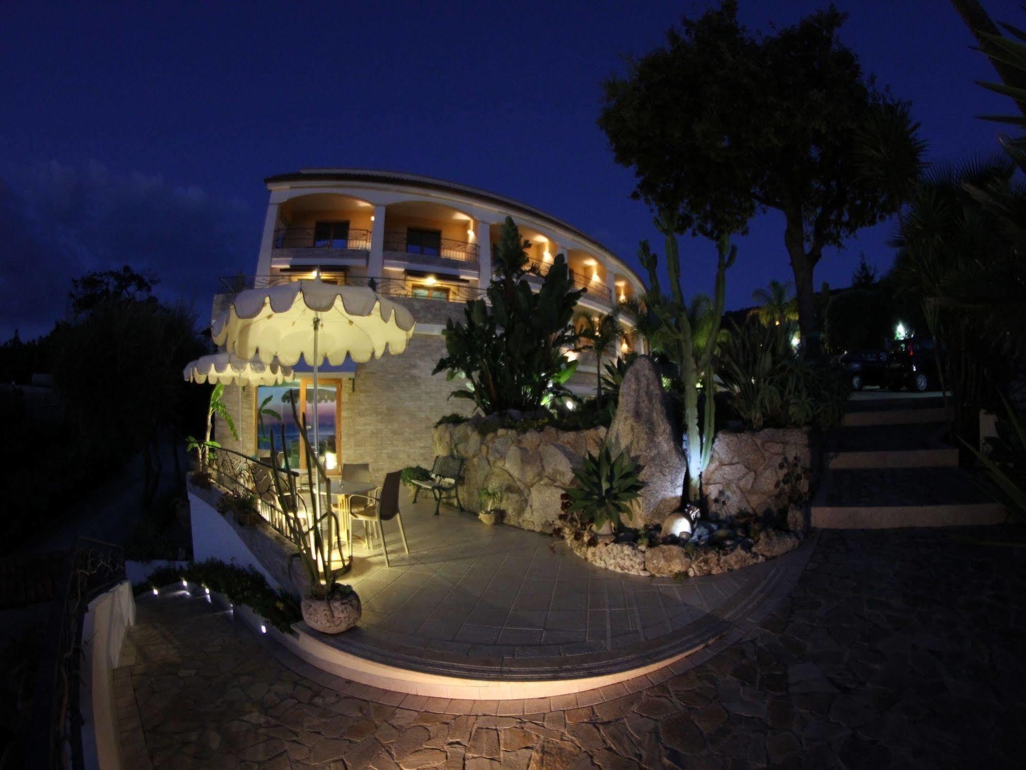 Blu Tropical Resort Zambrone Exteriér fotografie